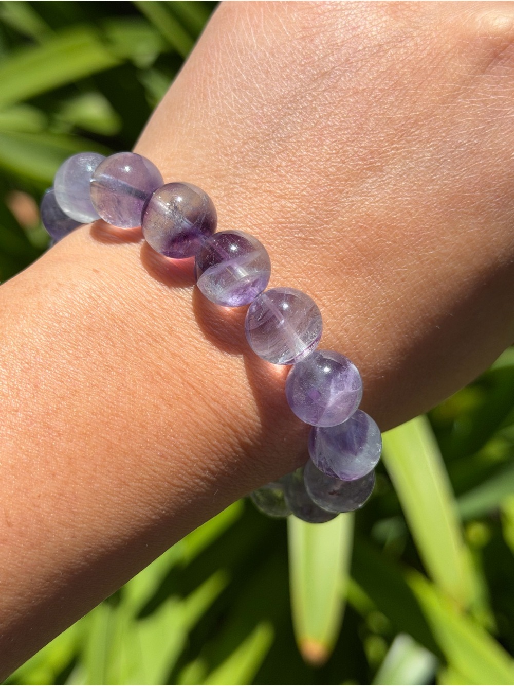 12mm stretchable banded purple fluorite bracelet 1585 - Picture 5 of 9